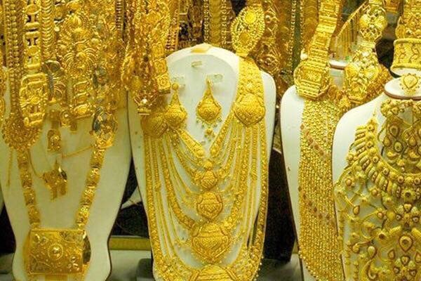 我在中國(guó)黃金專賣店賣了個(gè)千足金手鐲,里面噴了中國(guó)黃金千足金,但打的鋼印是足金,這是怎來(lái)自么回事?